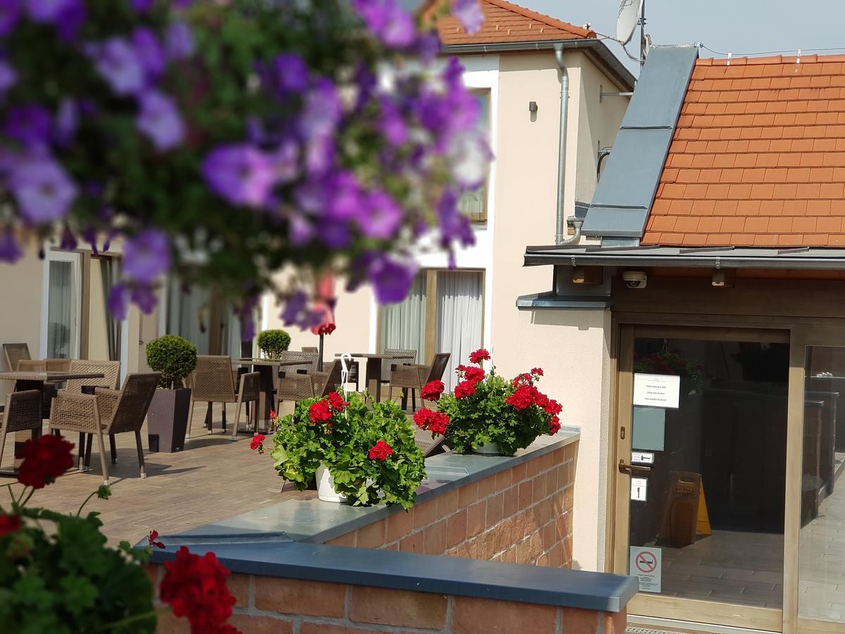 Bukkos Hotel & Spa Szentendre Bagian luar foto